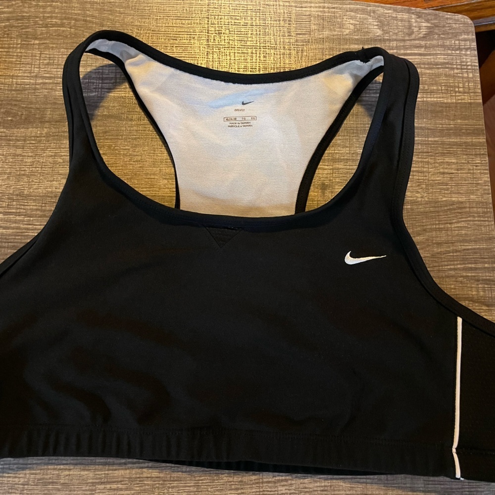 Nike shelf bra XL